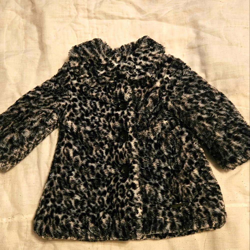 Calvin Klein Jeans~Size 12 month~Black & Gray~Fuzzy‎ ~ Animal print coat